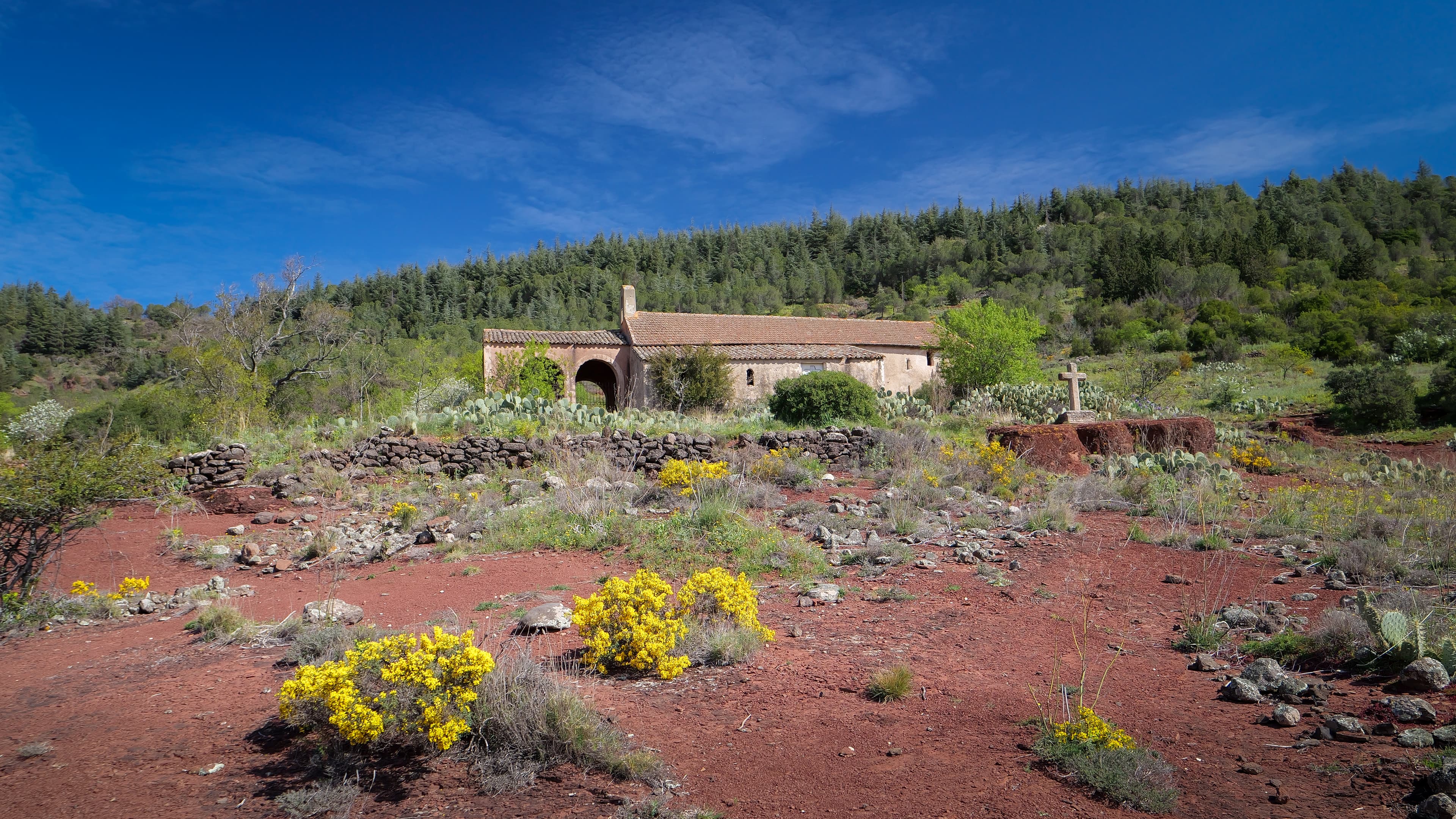Notre-Dame des Clans, sur les terres du Salagou ©E.Brendle/Hérault Tribune