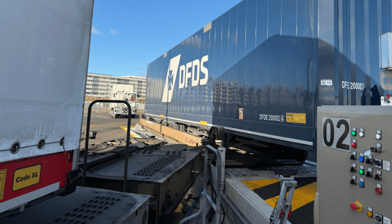 Plateforme de chargement horizontal pour favoriser le fret ferroviaire à Sète. © T.O / Hérault Tribune