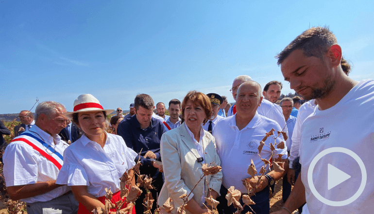 Devant la ministre et la présidente de Région, Maxime Verdale a affirmé ne pas vouloir « être la dernière génération » de viticulteurs en Corbières. ©Arnaud Gauthier