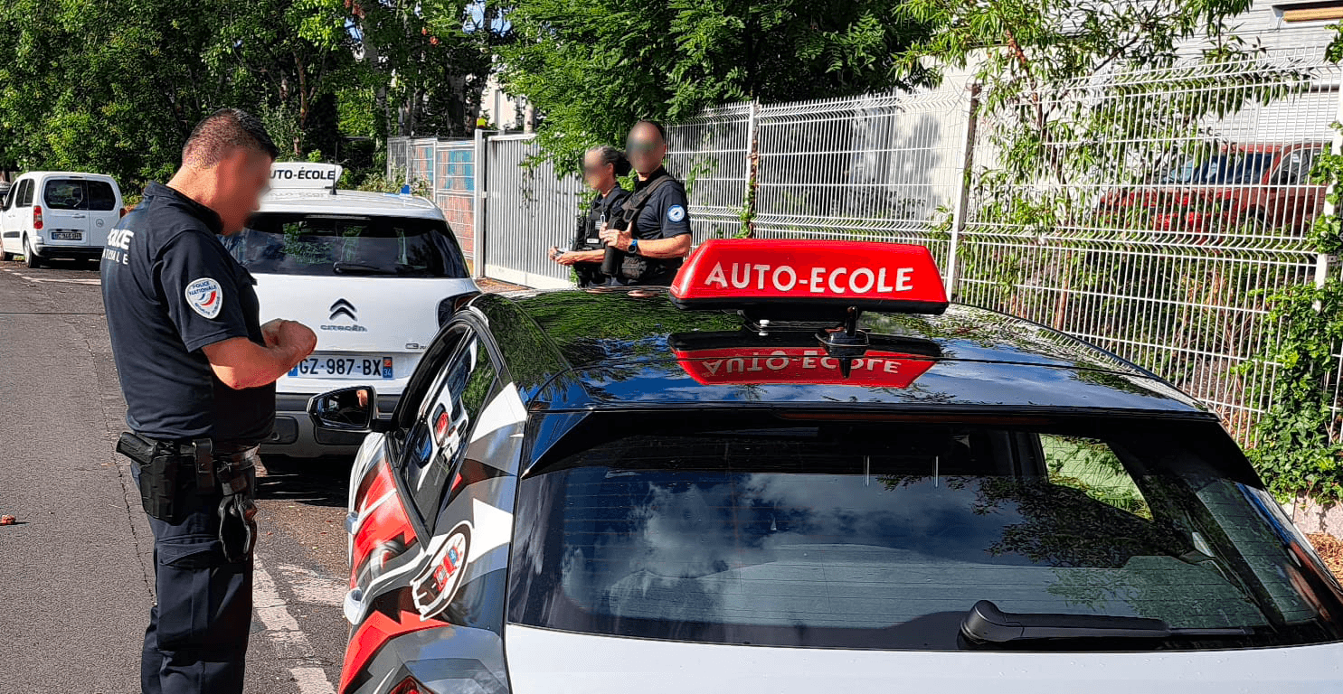 Opération de dépistage de stupéfiants et d’alcool auprès de candidats au permis de conduire ©Police nationale DIPN34