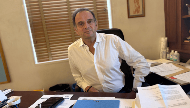 Cyril Meunier, 63 ans, a été élu maire de Lattes pour la première fois à 39 ans, en 2001. © C. D.